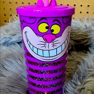 Alice and the wonderland cat